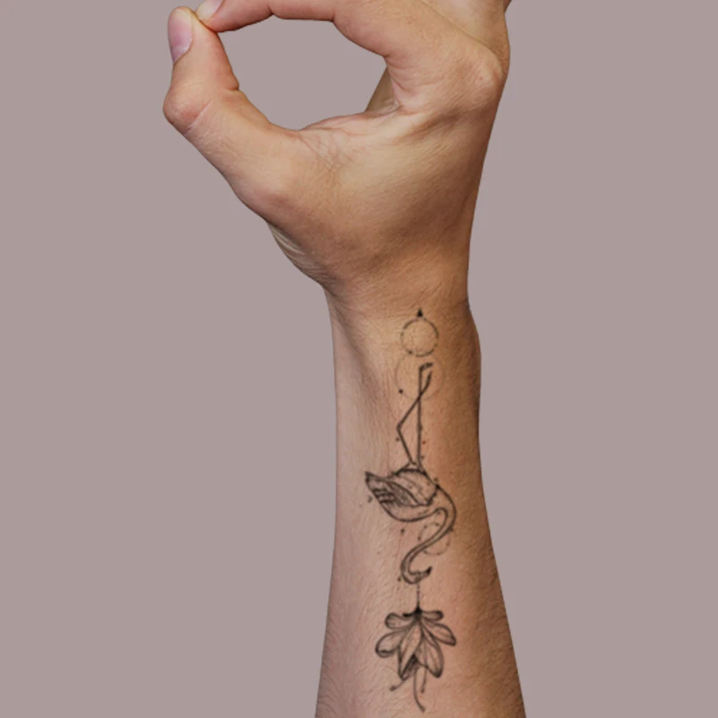 Majhna Velikost, Črna, Rdeče-okronan Žerjav Začasni Tattoo Nalepke za Ženske, Moške Telo Roko Pasu Nepremočljiva Ponaredek Tatto Stamen Skladu Tatto